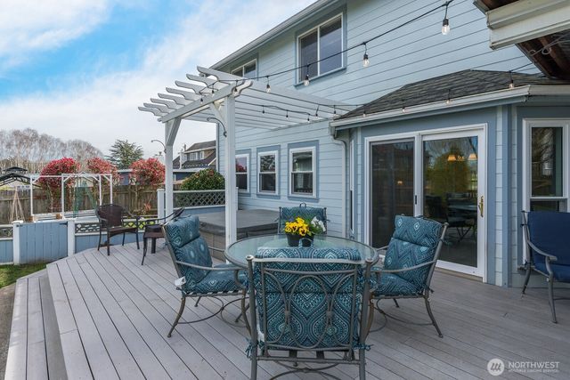 2412 16th Street, Anacortes, WA 98221