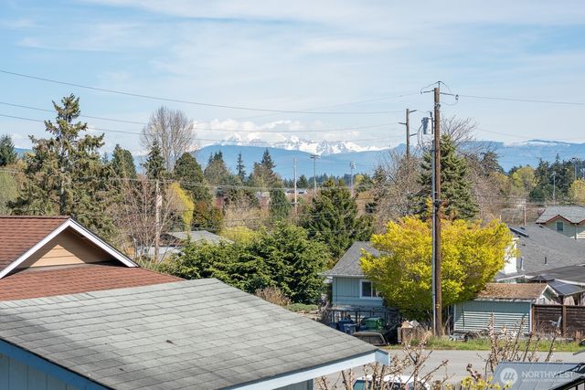 2412 16th Street, Anacortes, WA 98221