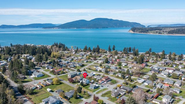 2412 16th Street, Anacortes, WA 98221