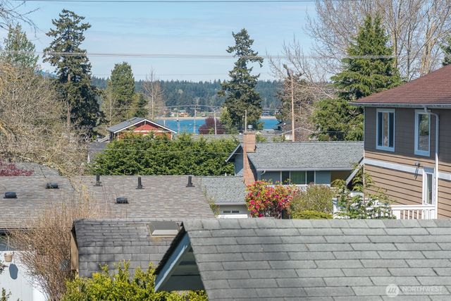 2412 16th Street, Anacortes, WA 98221