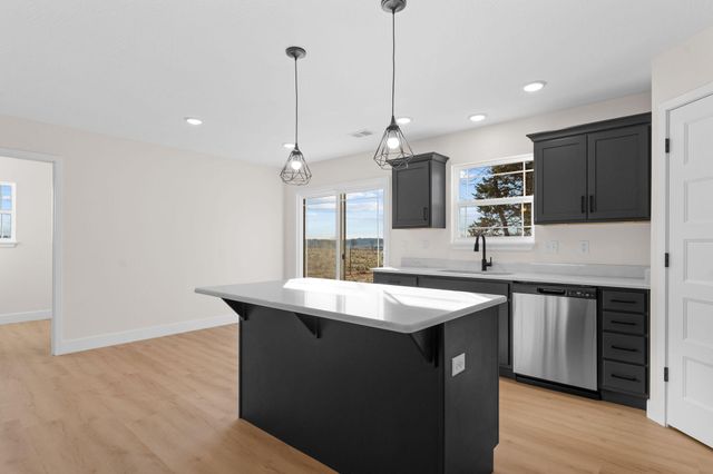 240 Field Road, Powersite, MO 65731