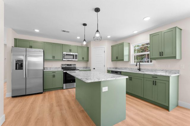 240 Field Road, Powersite, MO 65731