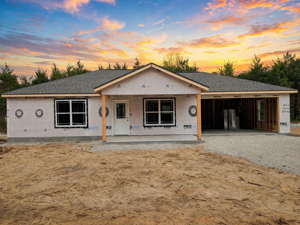 240 Field Road, Powersite, MO 65731