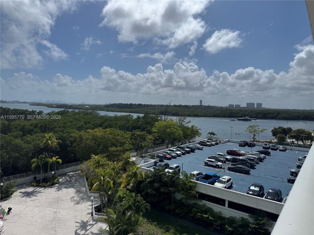 100 Bayview Dr 725, Sunny Isles Beach, FL 33160