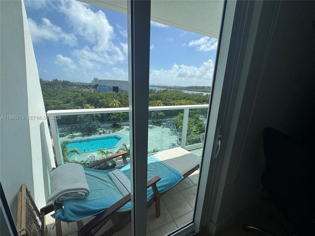 100 Bayview Dr 725, Sunny Isles Beach, FL 33160