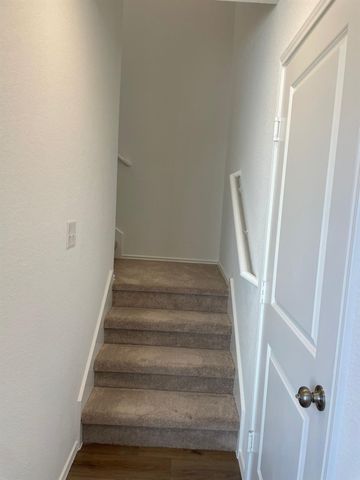 49 Trinity CIR, Lockhart, TX 78644