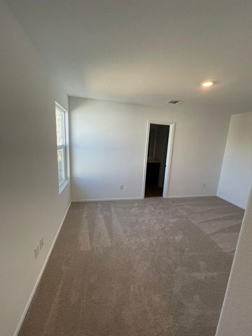49 Trinity CIR, Lockhart, TX 78644