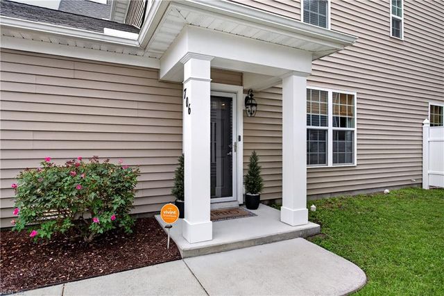 706 Albertine CT, Chesapeake, VA 23320