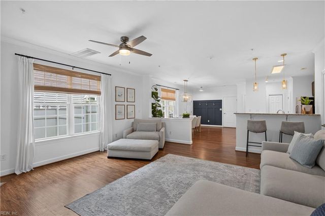 706 Albertine CT, Chesapeake, VA 23320