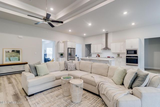 18951 Harrington Circle, Biloxi, MS 39532