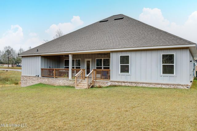 18951 Harrington Circle, Biloxi, MS 39532