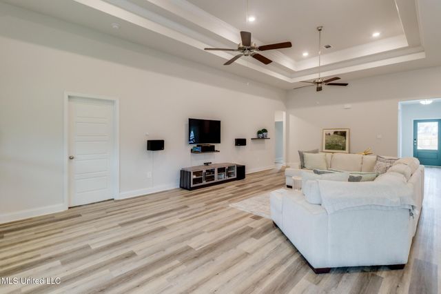 18951 Harrington Circle, Biloxi, MS 39532