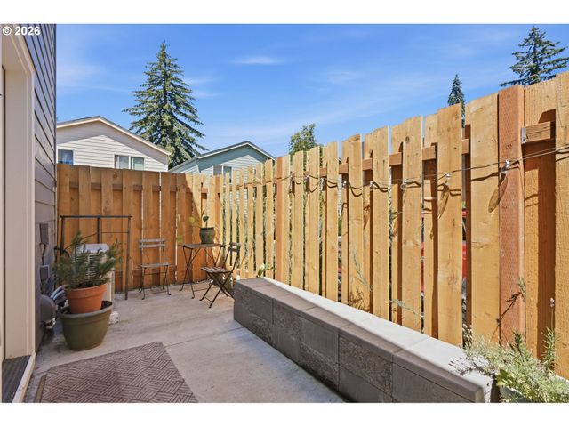6046 Se 136TH Ave, Portland, OR 97236