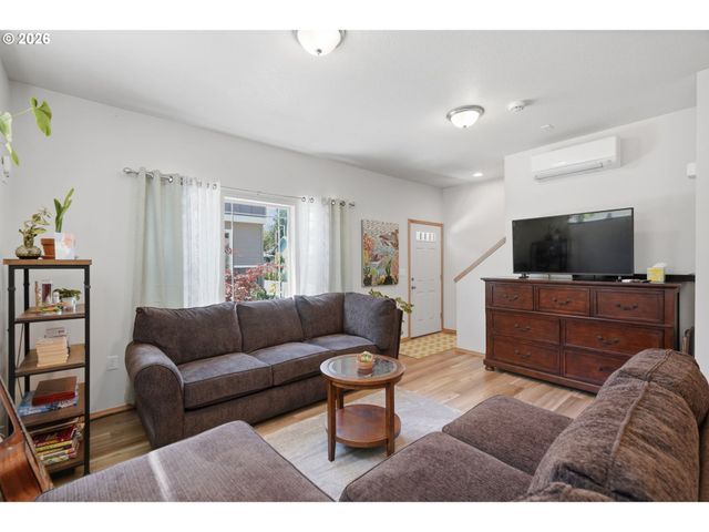 6046 Se 136TH Ave, Portland, OR 97236
