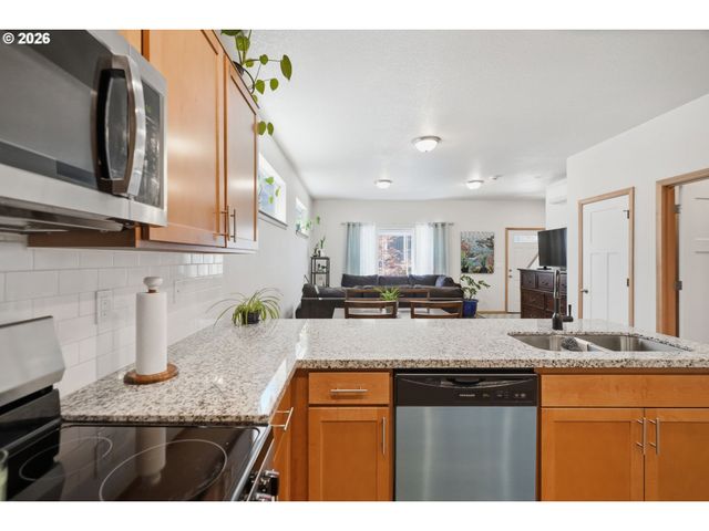 6046 Se 136TH Ave, Portland, OR 97236