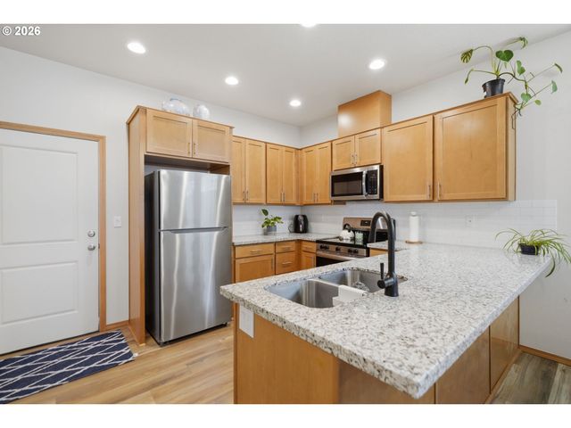 6046 Se 136TH Ave, Portland, OR 97236