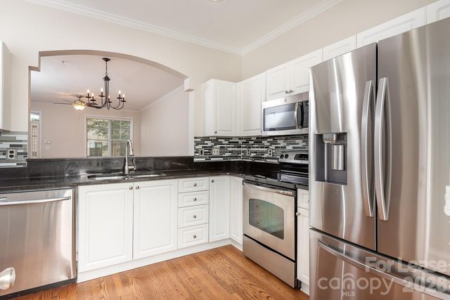 206 S Cedar Street, Charlotte, NC 28202