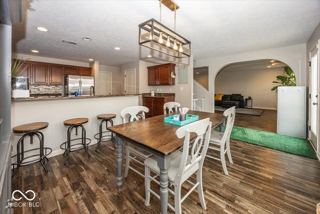 6107 Pebblebrooke Road, Whitestown, IN 46075