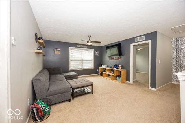 6107 Pebblebrooke Road, Whitestown, IN 46075