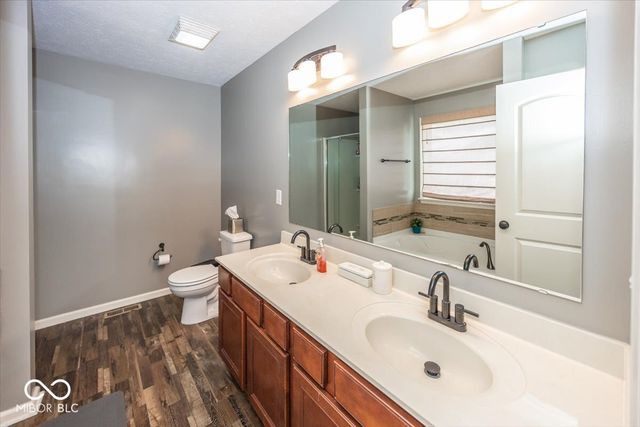 6107 Pebblebrooke Road, Whitestown, IN 46075