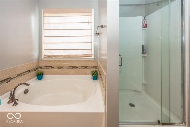 6107 Pebblebrooke Road, Whitestown, IN 46075