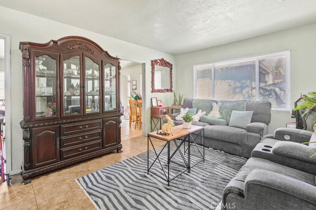 1118 E 33rd St, San Bernardino, CA 92404