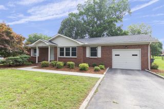 102 Molloy St, Mcminnville, TN 37110