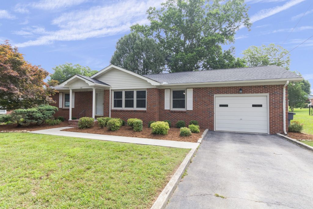 102 Molloy St, Mcminnville, TN 37110