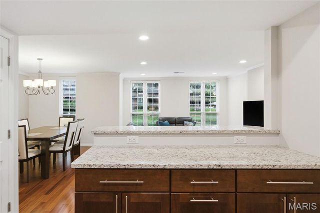 929 Claytonbrook Drive 2, Ballwin, MO 63011
