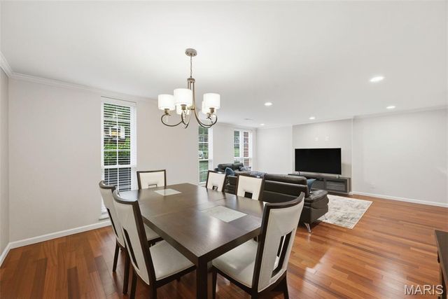929 Claytonbrook Drive 2, Ballwin, MO 63011