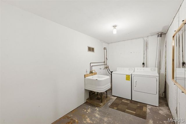 929 Claytonbrook Drive 2, Ballwin, MO 63011