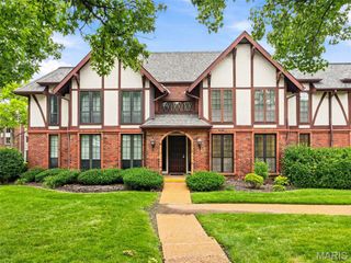 929 Claytonbrook Drive 2, Ballwin, MO 63011