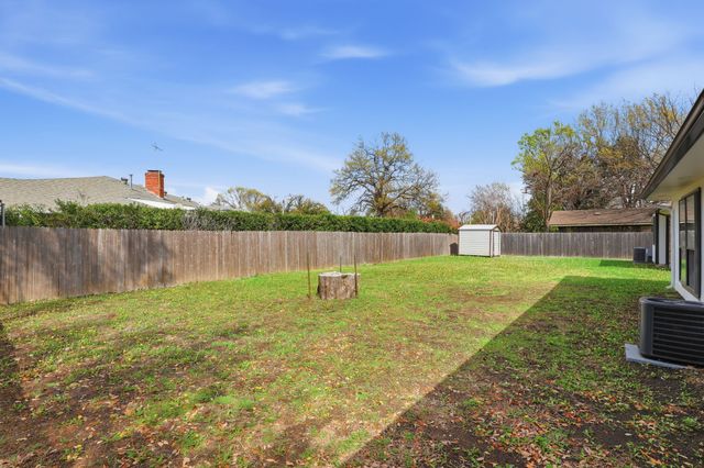 525 Candlewood Lane, Garland, TX 75041