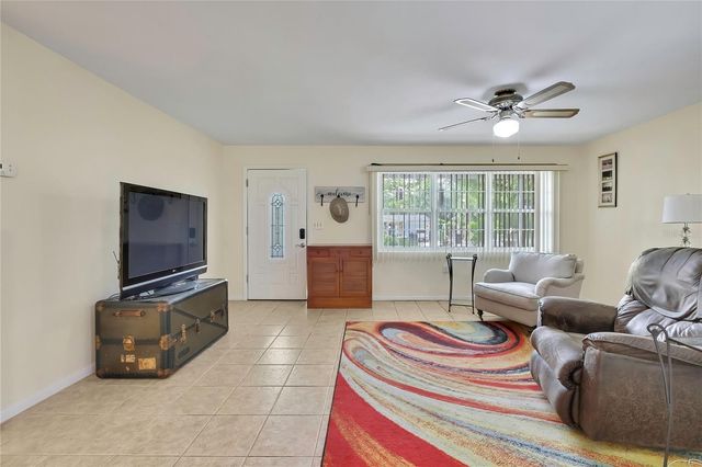 10 N DAVIS STREET, Beverly Hills, FL 34465