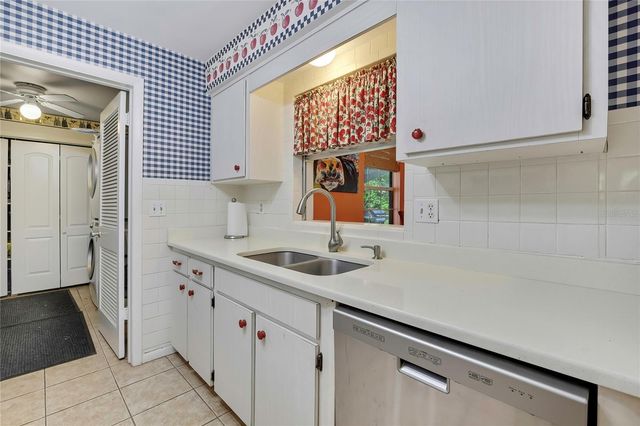 10 N DAVIS STREET, Beverly Hills, FL 34465