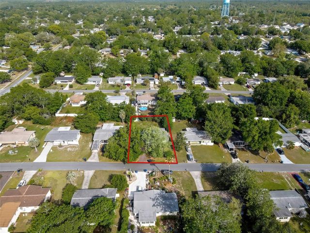 10 N DAVIS STREET, Beverly Hills, FL 34465