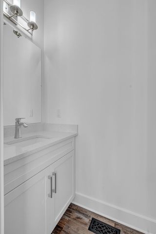 910 Youngs Ln Unit 1, Nashville, TN 37207