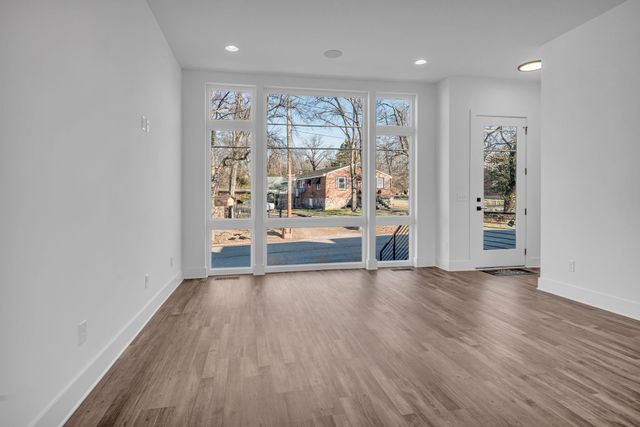 910 Youngs Ln Unit 1, Nashville, TN 37207