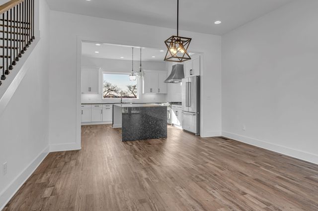 910 Youngs Ln Unit 1, Nashville, TN 37207