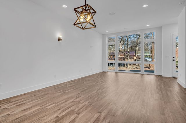 910 Youngs Ln Unit 1, Nashville, TN 37207