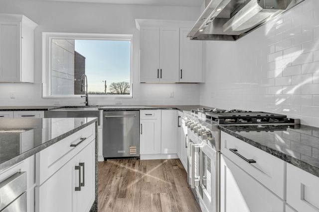 910 Youngs Ln Unit 1, Nashville, TN 37207