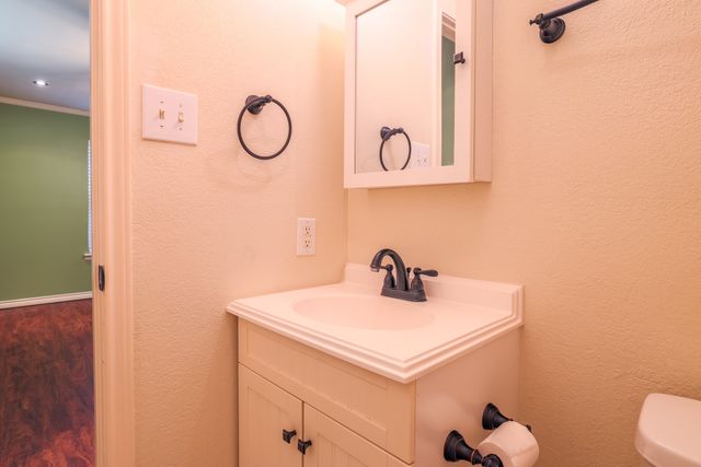 4 Cole Circle, Krum, TX 76249