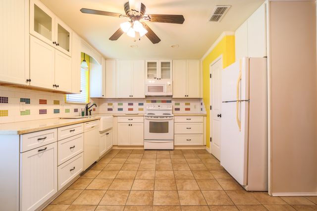 4 Cole Circle, Krum, TX 76249