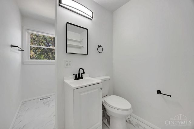 212 Vista Drive, Hamilton, OH 45011