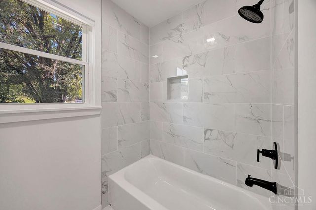212 Vista Drive, Hamilton, OH 45011