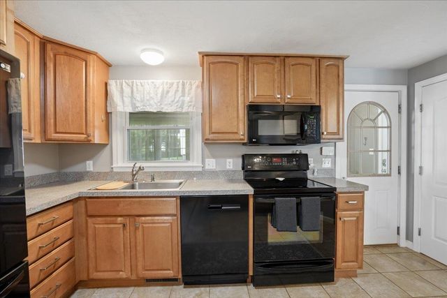15 Brookman Street, Worcester, MA 01606