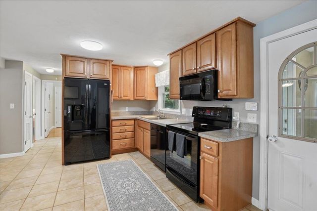 15 Brookman Street, Worcester, MA 01606