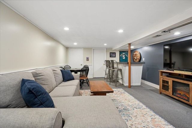 15 Brookman Street, Worcester, MA 01606