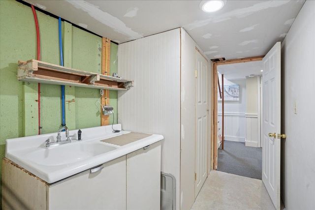 15 Brookman Street, Worcester, MA 01606