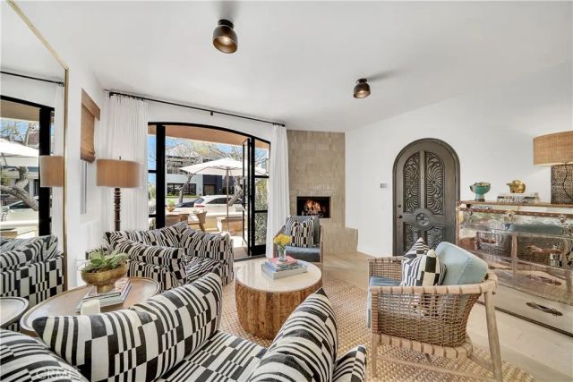 412 Acacia Avenue, Corona Del Mar, CA 92625